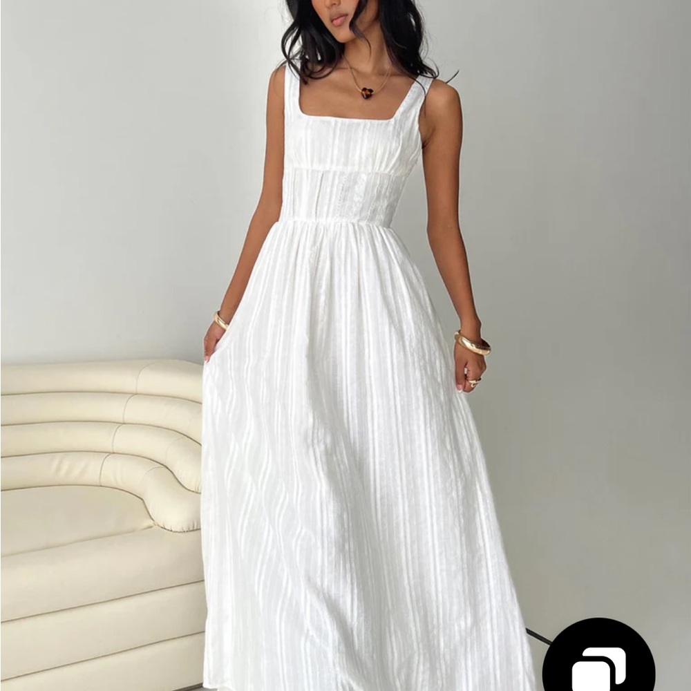 Elegant White Maxi Dress